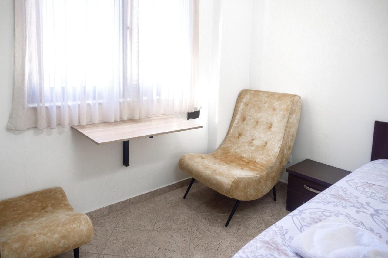 City Center Two Private Bedrooms Near Scanderbeg Square On Shared Apartment Tirana Exterior photo