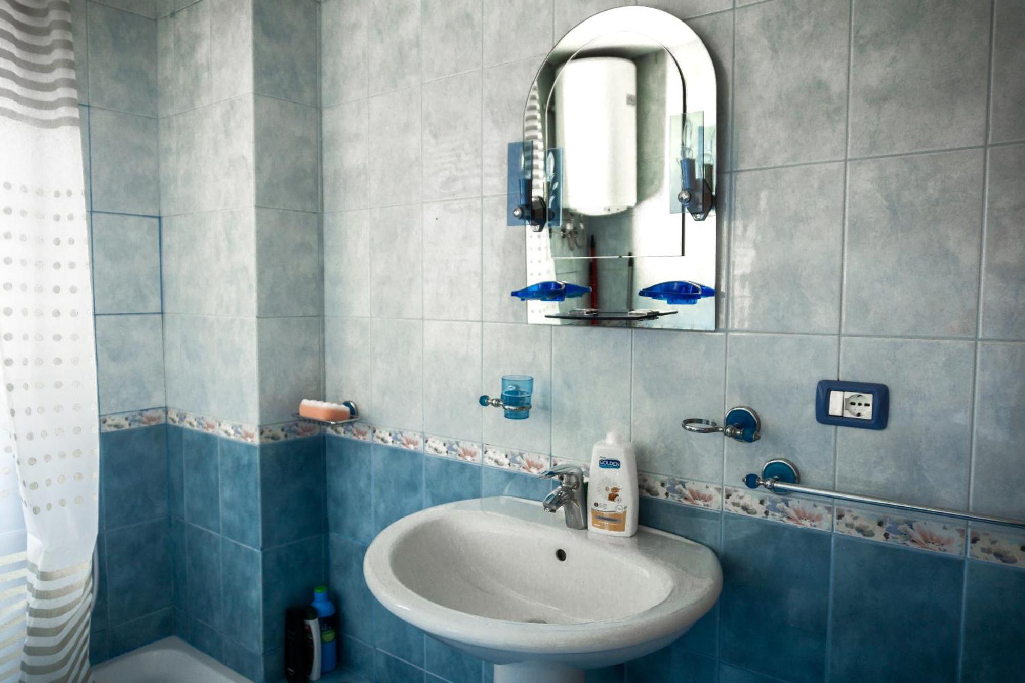 City Center Two Private Bedrooms Near Scanderbeg Square On Shared Apartment Tirana Exterior photo